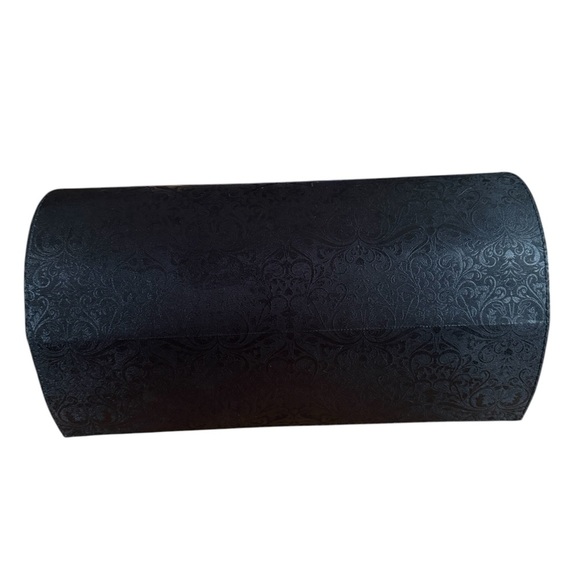 Vintage GHD Storage Box/Cigarette Box Holder/Wig Box
13”long x 7”high x 4.5”deep - Picture 5 of 10